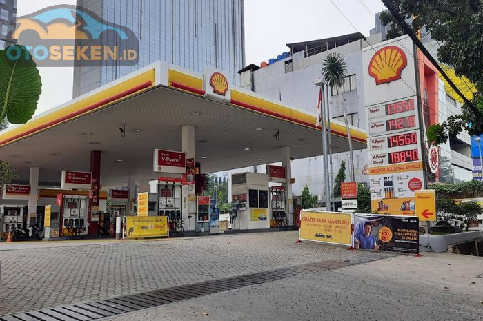 Harga Shell Super jadi lebih Murah dari Pertamax, ini perbandingan harga BBM RON 92 per 1 November 2022 Jam 14:00 WIB.