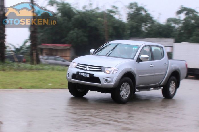 Harga Mitsubishi Triton 2014