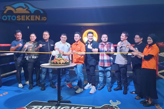 Acara syukuran Rotary Auto &amp; Kick-Off Bengkel Tinju di Rotary Auto cabang Veteran