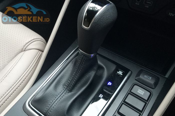 Tips mobil matik macet ditanjakan