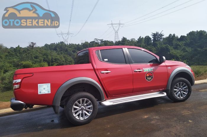 mitsubishi strada triton 2004 agustus