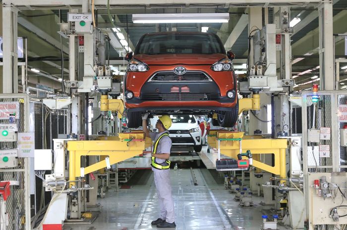 Proses produksi Sienta oleh Toyota Motor Manufacturing Indonesia (TMMIN)