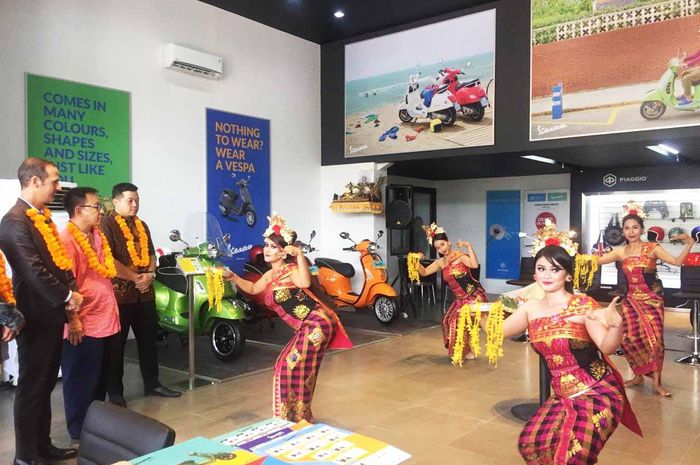 Perayaan Pembukaan dealer baru Piaggio di Bali