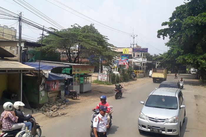 Jalan Mercedes- Benz Gn Putri, Bogor Jawa Barat