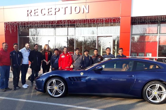 Mahasiswa Indonesia ke markas Scuderia Ferrari di Maranello, Italia