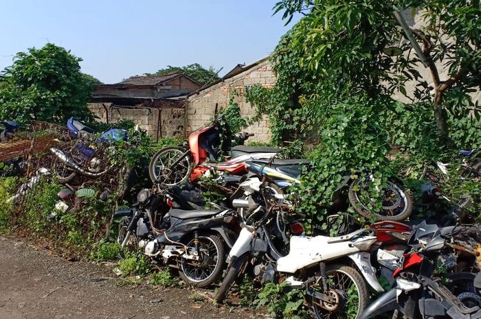 Motor hasil tilang yang berada di Teluk Pucung, Bekasi