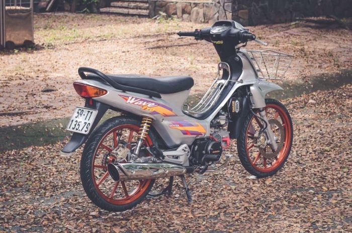 Honda Supra X terlihat lebih segar dengan pelek palang