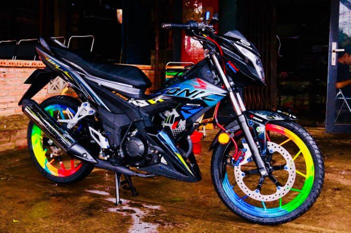 Honda Sonic atraktif pakai pelek warna-warni