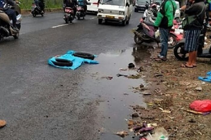 Tragis, Gara-gara Sampah Driver Ojol Meregang Nyawa di Ciputat, Penumpang Luka-luka