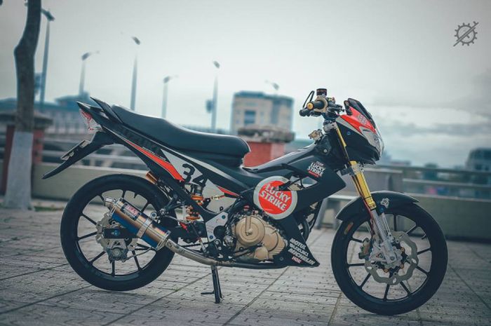 Suzuki Satria F150 bergaya racing look