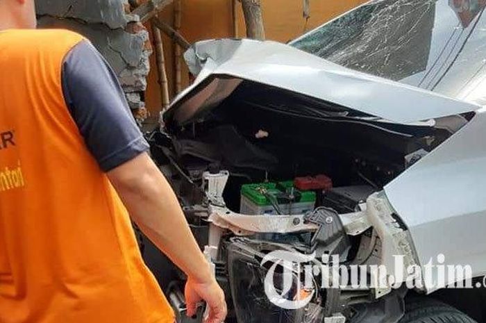 Xpander yang tabrak 4 motor di Sidoarjo, Rabu (2/1/2019)