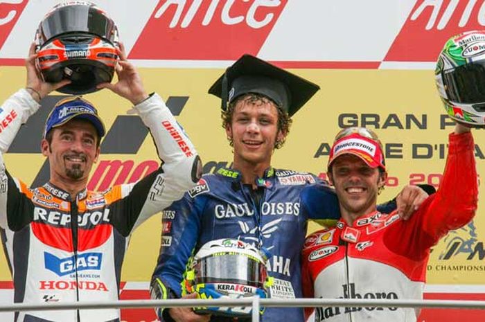 Valentino Rossi juara MotoGP Italia 2005 diapit Max Biaggi dan Loris Capirossi