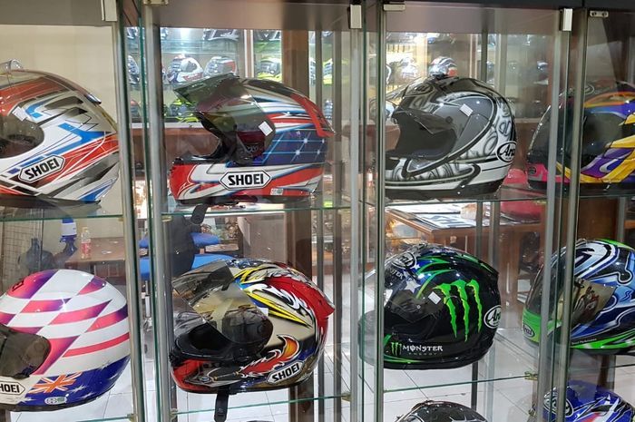 Ilustrasi pilihan helm branded seken 