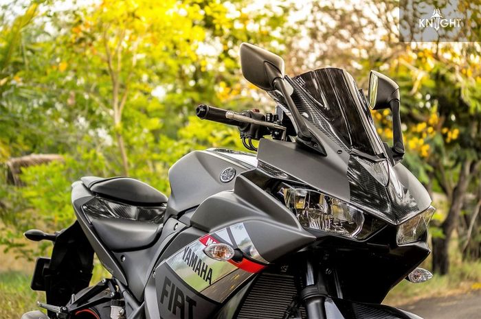 Yamaha R3/25 pakai decal abu-abu doff