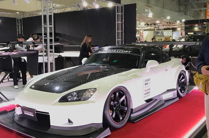 Pelek lansiran Rays menonjol di Tokyo Auto Salon 2019