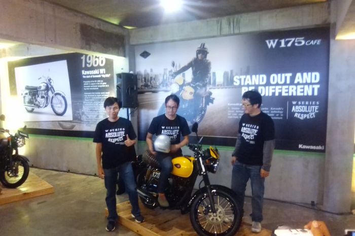 Launching Kawasaki W175 Cafe Racer