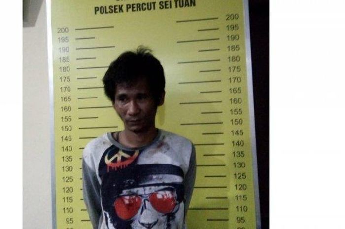 Tersangka pencurian 3 unit sepeda motor, Indra Hutapea alias Indra (27) warga Jalan Veteran Lorong II Desa Medan Estate Kecamatan Percut Seituan. 