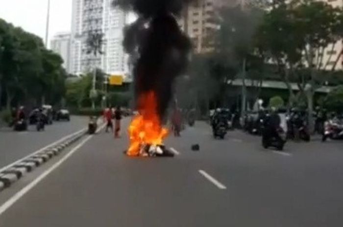 Honda BeAT terbakar di Kemayoran
