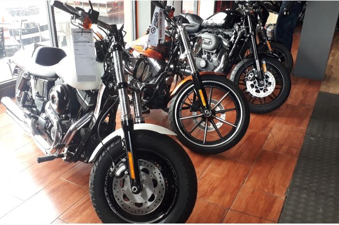 Ilustrasi Motor Harley- Davidson di diler Anak Elang