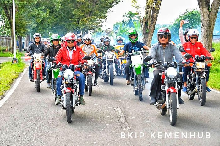 Menteri Perhubungan bersama Komunitas Rx-King Yogyakarta