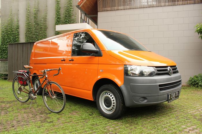 Volkswagen Transporter TDi 4Motion 2014, Blind Van Jadi Camper Van