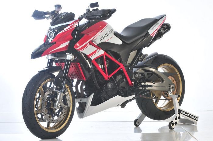 Pakai Bodi Cb150r Ninja 250 Berubah Jadi Ducati Hypermotard Gridoto Com