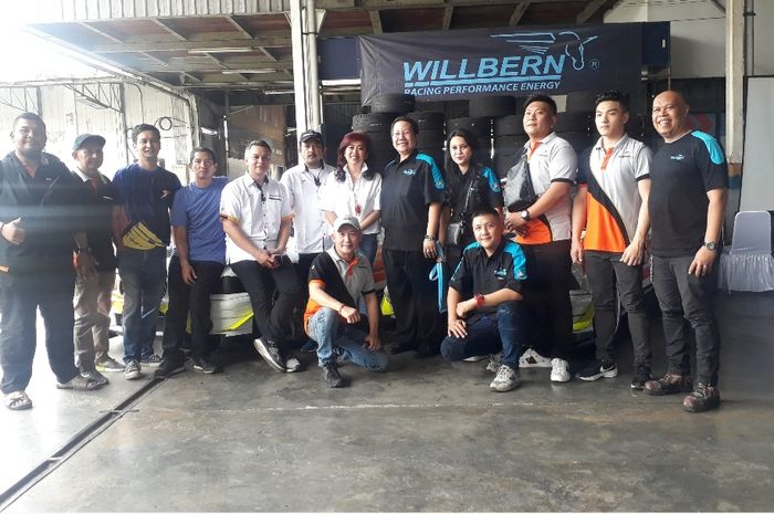 Willbern Group usai berfoto bersama  di AFJ Motorsport
