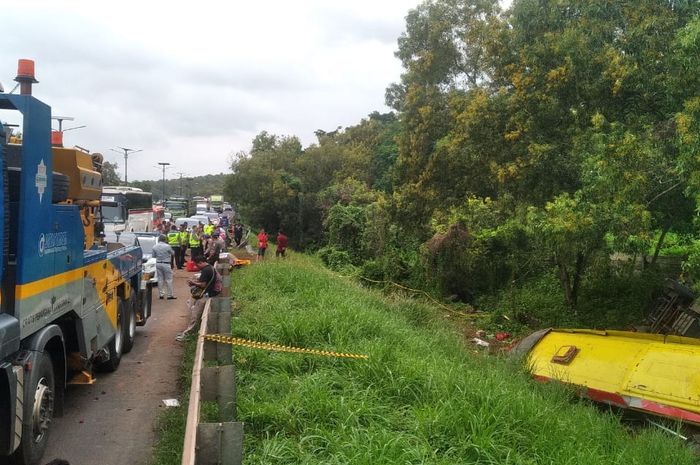 PT Jasa Marga Cabang Purbaleunyi langsung melakukan pengaturan lalu lintas