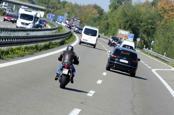 Mayoritas bikers menggunakan moge di jalan tol luar negeri