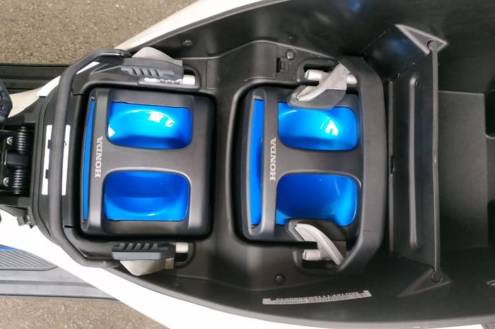 Dua battery di Honda PCX Electric