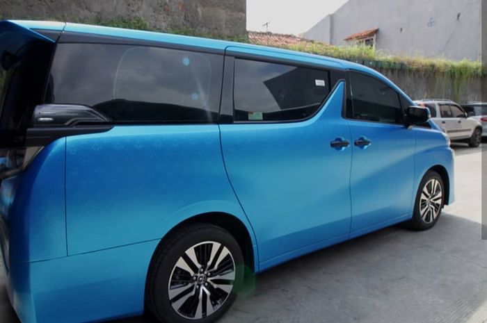 Lebih fresh dan unik dengan warna Persian Blue