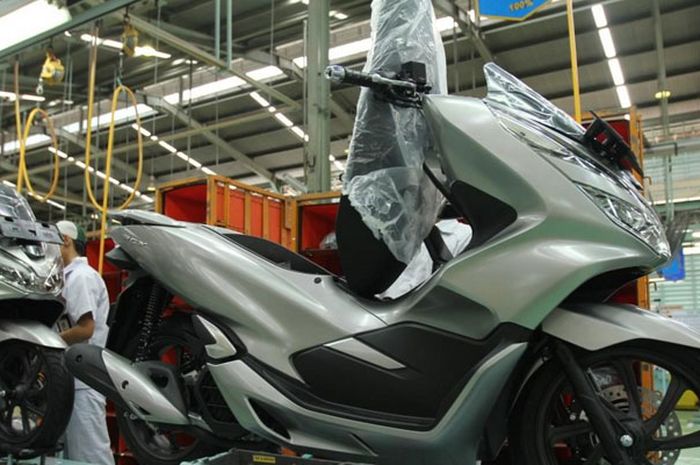 Honda PCX punya pilihan warna baru