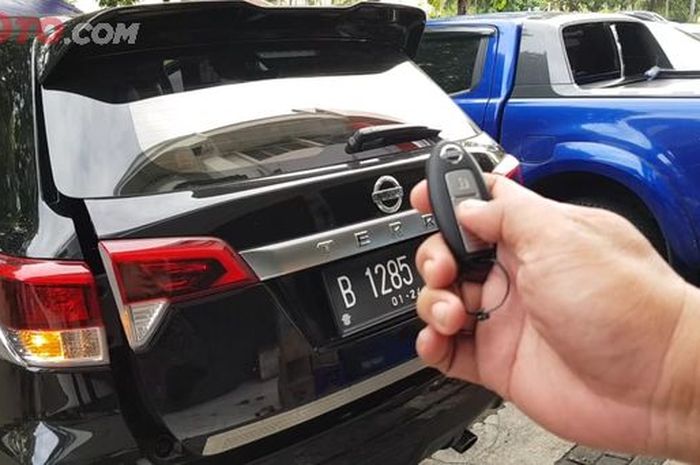 Power Back Door Nissan Terra yang Bisa Dioperasikan dengan Remote Keyless