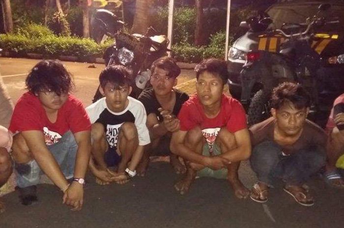 Para pemuda pelaku penganiayaan dan perampasan di daerah Cibubur, Ciracas, Jakarta Timur, Kamis (7/2/2019) 