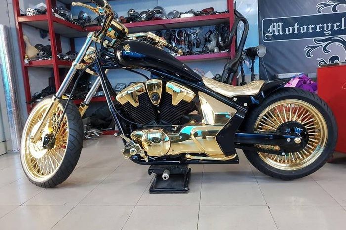 Sultan mah bebas, Harley-Davidson aja masih dilapisi emas