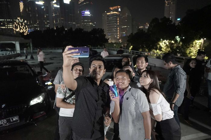 Komunitas otomotif wefie pakai OPPO R17 Pro