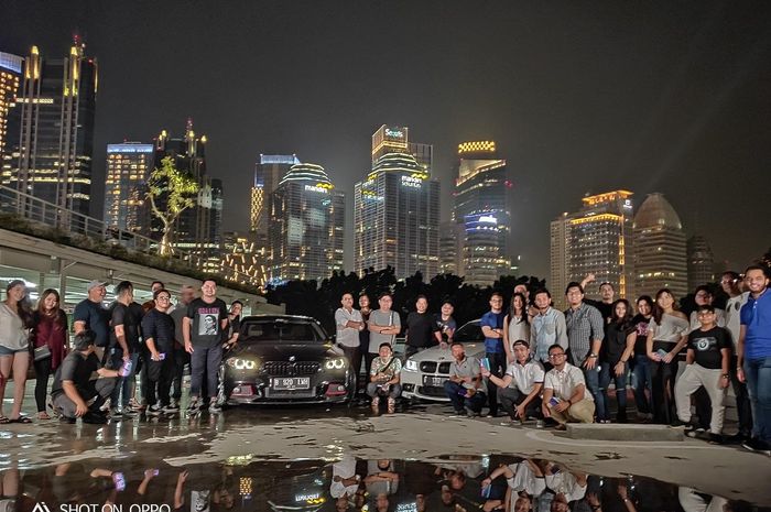 Para peserta Night City Drive with OPPO R17 Pro