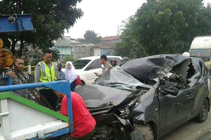 Kecelakaan Daihatsu Xenia