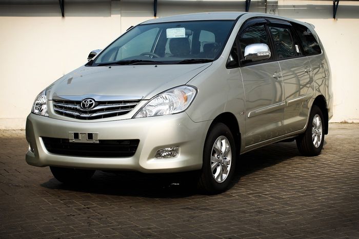 Mobil Bekas Toyota Kijang Innova Diesel