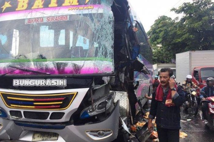 Kecelakaan bus di Semarang,Jawa Tengah