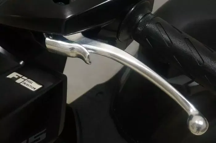 Parking brake lock Suzuki Address terpasang di Suzuki NEX 