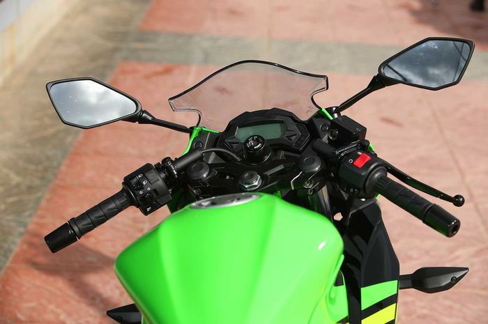 Posisi berkendara Ninja 250 SL standar bikin cepat pegal