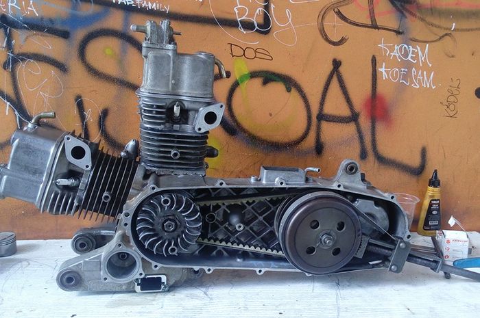 Mesin V-Twin Suzuki Skywave