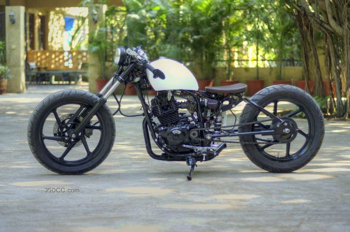 Modifikasi Bajaj Pulsar 150 dengan konsep bobber