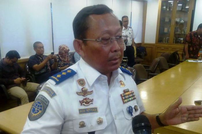 Direktur Jenderal Perhubungan Darat (Ditjen Hubdat) Kemenhub, Budi Setiady memberilan penjelasana di Kantor Kemenhub, Jakarta, Rabu (30/1/2019).