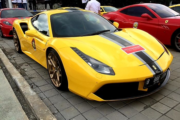 Salah satu Mobil Ferrari 448 GTB yang ikut berpartisipasi di acara FOCI Trans Java Tour 2019.