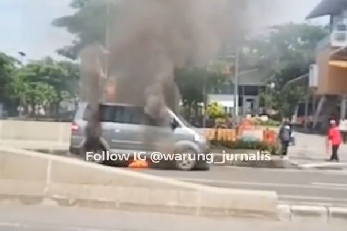 Suzuki APV hangus terbakar 