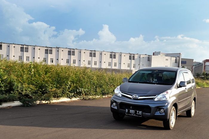HARGA DAIHATSU XENIA R SPORTY A/T 2012