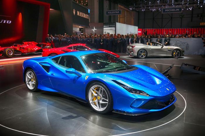 Ferrari F8 Tributo debut di Geneva Motor Show 2019 dengan warna biru