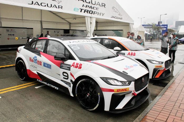 Mobil-mmobil untuk Jaguar I-Pace eTrophy Race